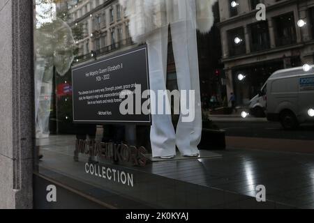 Designer brand Michael Kors display a tribute to Queen Elizabeth II at Burlington Arcade, Piccadilly, London, United Kingdom. 12th Sep, 2022. (Photo by Carlton Myrie/News Images) in London, United Kingdom on 9/12/2022. (Photo by Carlton Myrie/News Images/Sipa USA) Credit: Sipa USA/Alamy Live News Stock Photo