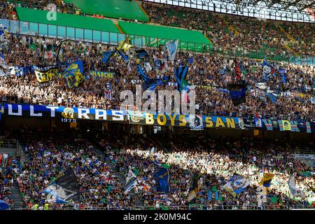 Milano, Italy. 10th, September 2022. Football fans of Inter seen on the stands during the Serie A match between Inter and Torino at Giuseppe Meazza in Milano. (Photo credit: Gonzales Photo - Tommaso Fimiano). Stock Photo