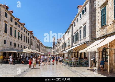 Cafes and restaurants on Stradun, Dubrovnik, Croata Stock Photo