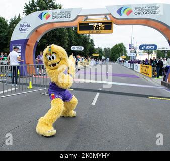 Legend competition mascot performing during the men’s marathon at the World Athletics Championships, Hayward Field, Eugene, Oregon USA on the 17th Jul Stock Photo