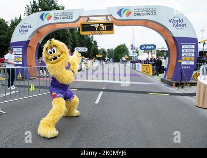 Legend competition mascot performing during the men’s marathon at the World Athletics Championships, Hayward Field, Eugene, Oregon USA on the 17th Jul Stock Photo