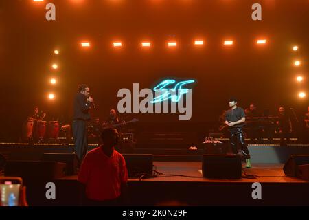 MIAMI, FLORIDA - SEPTEMBER 10: Florentino Primera and Servando Primera perform live on stage during the Servando y Florentino 'En Tu Ciudad' Tour 2022 at James L. Knight Center on September 10, 2022 in Miami, Florida. (Photo by JL/Sipa USA) Stock Photo