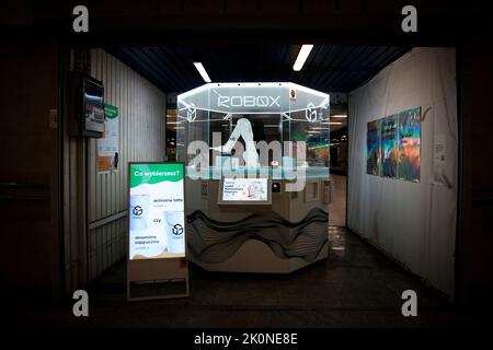 A Robox robotic automatic arm coffee making maching is seen at the Downtown train station in Warsaw, Poland on 13 September, 2022., 2022. Stock Photo