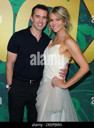 (L-R) Rob McElhenney And Kaitlin Olson Arrives At The Apple TV+ ...