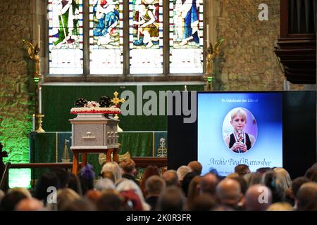 The coffin during the funeral of 12-year-old Archie Battersbee at St Mary's Church, Prittlewell, Southend-on-Sea, Essex. The young boy, who was at the centre of a life-support treatment fight during the summer, died on August 6. Picture date: Tuesday September 13, 2022. Stock Photo