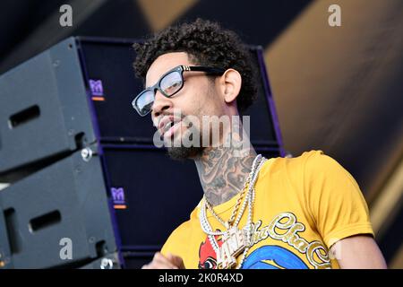 Dover, USA. 16th June, 2018. File: PnB Rock (Rakim Hasheem Allen) performs on state at the FireFly Music Festival at the Woodlands, in Dover, DE, USA, on June 16, 2018. Rakim Hasheem Allen of Philadelphia, PA dead in a robbery in Los Angeles on September 12, 2022. (Photo by Bastiaan Slabbers/Sipa USA) (Photo by Bastiaan Slabbers/Sipa USA) Credit: Sipa USA/Alamy Live News Stock Photo