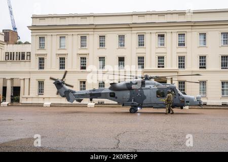 London UK. 13 September 2022.  An  AgustaWestland AW159 army helicopter lands at Wellington barracks, London. Credit: amer ghazzal/Alamy Live News Stock Photo