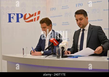 Vienna, Austria. 13th Sep, 2022. Press conference with FPÖ City Councilor Dominik Nepp (R) Stock Photo
