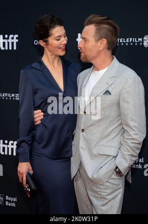 Mary Elizabeth Winstead and Ewan McGregor attend the premiere of 