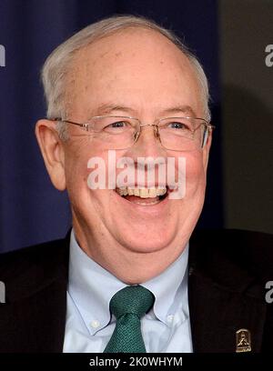 Washington, District of Columbia, USA. 13th Sep, 2022. Baylor University President KEN STARR moderates in a discussion, ''The State of Higher Education and the Calling of Faith-based Universities'' in Washington. Credit: Chuck Myers/ZUMA Wire/Alamy Live News Stock Photo