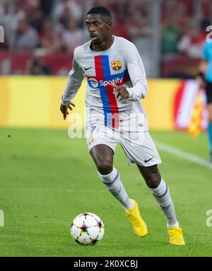 Munich, Germany. 13th Sep, 2022. Soccer: Champions League, Bayern Munich - FC Barcelona, group stage, Group C, matchday 2 at Allianz Arena. Ousmane Dembele of Barcelona in action. Credit: Sven Hoppe/dpa/Alamy Live News Stock Photo