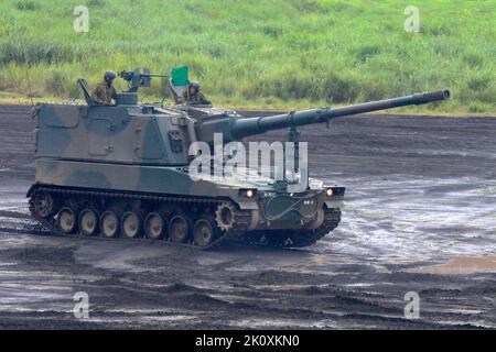 The Type 99 155 mm self-propelled howitzer of JGSDF Stock Photo