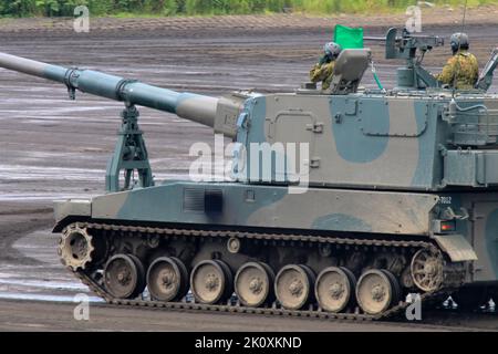 The Type 99 155 mm self-propelled howitzer of JGSDF Stock Photo