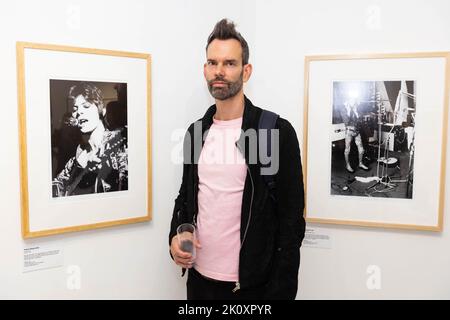 EDITORIAL USE ONLY Stefan Olsdal of Placebo attends an exhibition of photographs by Mick Rock from Moonage Daydream - The Life and Times of Ziggy Stardust, as Genesis Publications release a special anniversary edition of the book to mark 50 years since Bowie released The Rise and Fall of Ziggy Stardust and the Spiders from Mars, at Atlas Gallery in London. Issue date: Wednesday September 14, 2022. Stock Photo