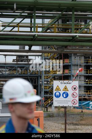 14 September 2022, Saxony, Böhlen: View of the Dow Chemical site south of Leipzig. A chemical recycling plant, which the U.S. chemical group Dow and the British recycling company Mura Technology plan to build, is scheduled to go into operation there starting in 2025. Photo: Sebastian Willnow/dpa Stock Photo