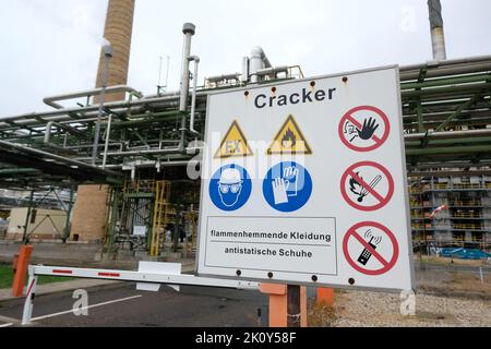 14 September 2022, Saxony, Böhlen: View of the Dow Chemical site south of Leipzig. A chemical recycling plant, which the U.S. chemical group Dow and the British recycling company Mura Technology plan to build, is scheduled to go into operation there starting in 2025. Photo: Sebastian Willnow/dpa Stock Photo