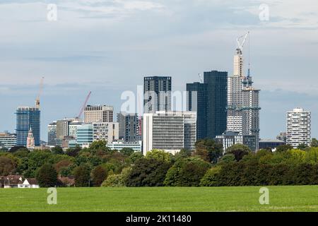 Croydon's tallest buildings: Skyscrapers Ten Degrees and College Road with No 1 Croydon (NLA Tower) and Croydon Clocktower for comparison. Stock Photo