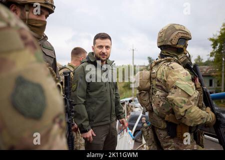 Izium, Ukraine. 14th Sep, 2022. Ukrainian President Volodymyr Zelenskyy, takes a walking tour of the liberated city, September 14, 2022 in Izium, Kharkiv region, Ukraine. Zelensky made a surprise visit to the city recaptured from Russia during a Ukrainian counteroffensive. Credit: Ukrainian Presidential Press Office/Ukraine Presidency/Alamy Live News Stock Photo