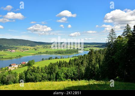 Le lac de l'Abbaye, Viewpoint le Moulin, Grande Rivière, village ...