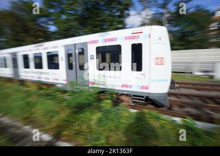 15 September 2022, Hamburg: A digital S2 line S-Bahn train leaves Bergedorf station. From September 15, digitally controlled commuter trains will be running regularly on Line S2 between Berliner Tor and Bergedorf. Photo: Marcus Brandt/dpa Stock Photo