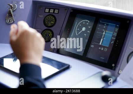 15 September 2022, Hamburg: View into the driver's cab of a digital S-Bahn of line S2 on its way from Bergedorf towards Berliner Tor. From September 15, digitally controlled commuter trains will be running regularly on Line S2 between Berliner Tor and Bergedorf. Photo: Marcus Brandt/dpa Stock Photo