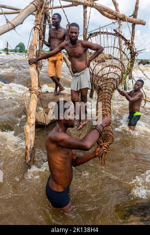 Indigenous fishermen from the Wagenya tribe, Congo River, Kisangani, Democratic Republic of the Congo, Africa Stock Photo