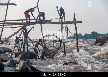 Indigenous fishermen from the Wagenya tribe, Congo River, Kisangani, Democratic Republic of the Congo, Africa Stock Photo