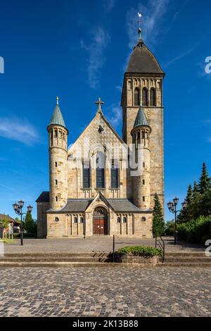 Deutschland, Coesfeld, Coesfeld-Lette, Berkel, Baumberge, Muensterland, Westfalen, Nordrhein-Westfalen, NRW, Katholische Pfarrkirche St. Johannes der Stock Photo