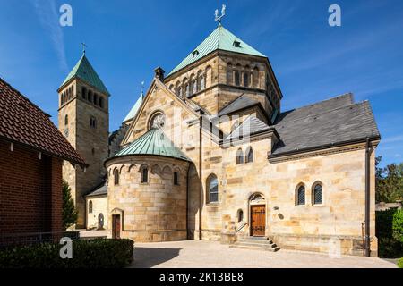 Deutschland, Rosendahl, Baumberge, Westmuensterland, Muensterland, Westfalen, Nordrhein-Westfalen, NRW, Rosendahl-Osterwick, Katholische Pfarrkirche S Stock Photo