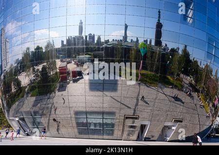 Depot Boijmans Van Beuningen museum with distinctive mirrored panel walls, Rotterdam, Netherlands Stock Photo