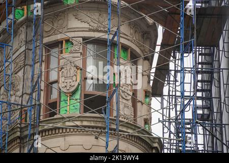 flatiron building under renovation new york city manhattan Stock Photo