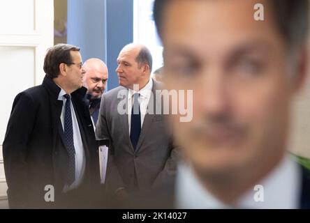 Liege Mayor Willy Demeyer, Ixelles - Elsene Mayor Christos Doulkeridis, Brussel-bruxelles City Mayor Philippe Close and Prime Minister Alexander De Croo pictured prior to a Security consultations of the federal government and the Attorney General and the Federal Attorney, with the mayors of, among others, Antwerp, Brussels, Ghent, Liege and Namur, in the context of the fight against organized crime, in Brussels, Thursday 15 September 2022. BELGA PHOTO BENOIT DOPPAGNE Stock Photo