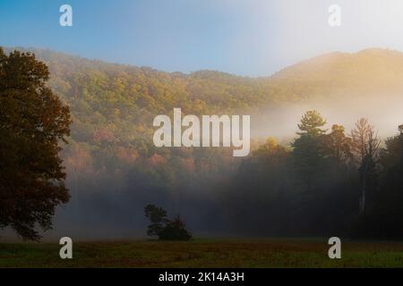 Mist and fog settles in to Cades Cove, Great Smoky Mounrains National Park, Blount County, Tennessee Stock Photo