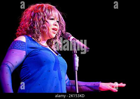 September 14, 2022, Sheffield, South Yorkshire, U.K: Deniece Williams Performing on The Giants Of Soul Tour at Sheffield City Hall , Sheffield , Uk , 14.09.2022 (Credit Image: © Robin Burns/ZUMA Press Wire) Stock Photo