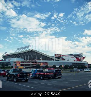 Aug 13, 2021: St. Louis Cardinals left fielder Tyler O'Neill (27) records  an out at Kauffman Stadium in Kansas City, MO. Cardinals defeated the  Royals 6-0. Jon Robichaud/CSM Stock Photo - Alamy