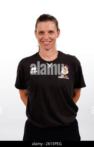 Oostende, Belgium. 15th Sep, 2022. Oostende's assistant coach Gaelle Bouzin poses at a photoshoot of Belgian Basketball team Filou Oostende, ahead of the 2022-2023 BNXT League, Thursday 15 September 2022 in Oostende. BELGA PHOTO KURT DESPLENTER Credit: Belga News Agency/Alamy Live News Stock Photo