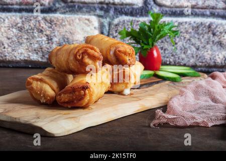 deep fried spring rolls, Por Pieer Tod or Fried spring rolls (Thai Spring Roll) Snacks and snacks that are popular with Thai and Chinese people. Stock Photo