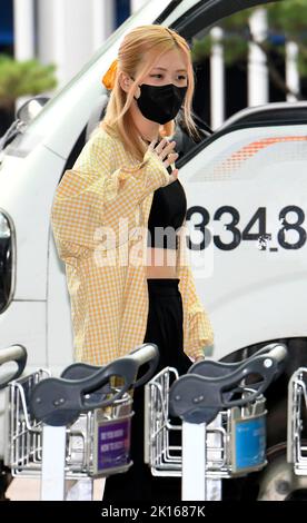 Seoul, South Korea. 15th Sep, 2022. Rose of South Korean K-Pop girl group BLACKPINK is seen on departure at Incheon International Airport in Incheon, South Korea on September 15, 2022. (Photo by: Lee Young-ho/Sipa USA) Credit: Sipa USA/Alamy Live News Stock Photo