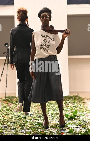 London, UK. 15th Sep, 2022. Tammam 15 year anniversary, 2023 collection FUTURE catwalk at LFW SE23 at 48 Regent street, Piccadilly circus, London, UK. - 15th September 2022. Credit: See Li/Picture Capital/Alamy Live News Stock Photo