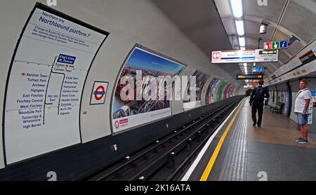 Northern Line, northbound platform at Kings Cross / St Pancras, Transport For London, TfL tube platform N1 2AR Stock Photo