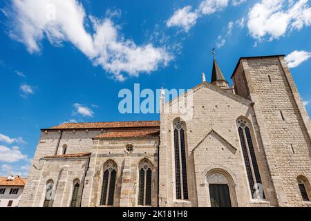 Medieval Cathedral of Venzone, Church of St. Andrew the Apostle, 1308. Destroyed by the 1976 earthquake. Udine province, Friuli-Venezia Giulia, Italy. Stock Photo