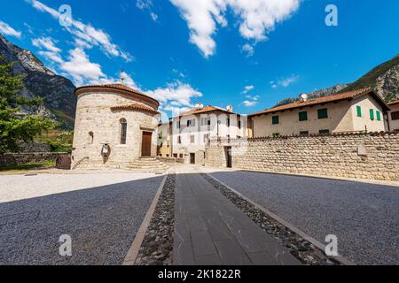 Venzone, Baptistery or Chapel of San Michele, with the crypt of the mummies, Cathedral, Church of St. Andrew the Apostle, 1308. Friuli, Italy, Europe. Stock Photo