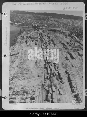 Bingen Marshalling Yards In Shambles -- The Remains Of Germany'S Ruinous Aggressiveness Are Seen In All Parts Of The Country Which Sought More Territory. Strategic Bombing By Us 8Th Air force Boeing B-17 Flying Fortresses And Consolidated B-24 Liberators Left T Stock Photo