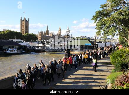 London, UK, 16th September 2022. The queue to see the Queen lying in state goes past the Houses of Parliament. The queue is now about 5 miles long stretching to Southwark Park in SE London. Credit:Monica Wells/Alamy Live News Stock Photo