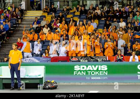 Glasgow, UK. 16th Sep, 2022. GLASGOW, SCOTLAND - SEPTEMBER 16: Fans and supporters of the Netherlands during the Davis Cup by Rakuten Group Stage 2022 Glasgow match between Great Britain and the Netherlands at Emirates Arena on September 16, 2022 in Glasgow, Scotland. Credit: BSR Agency/Alamy Live News