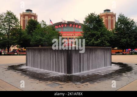 Chicago, Illinois, USA. A fountain near the eastern end of Chicago's Navy Pier which houses the Chicago Children's Museum. Stock Photo