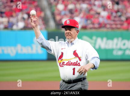 St. Louis, USA. 16th June, 2022. Former President of the Dominican Republic Leonel Fernandez, throws a ceremonial first pitch before the Cincinnati Reds-St. Louis Cardinals baseball game at Busch Stadium in St. Louis on Friday, September 16, 2022. Photo by Bill Greenblatt/UPI Credit: UPI/Alamy Live News Stock Photo