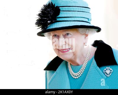 HM Queen Elizabeth II leaves church in Norfolk in 2017 Stock Photo