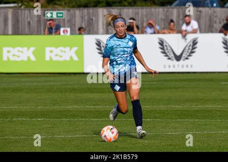 Crayford, UK. 28th Aug, 2022. Crayford, England, August 28th 2022: Lily Agg (10 London City Lionesses) in action during the Barclays FA Womens Championship game between Charlton Athletic and London City Lionesses at The Oakwood in Crayford, England. (Dylan Clinton/SPP) Credit: SPP Sport Press Photo. /Alamy Live News Stock Photo