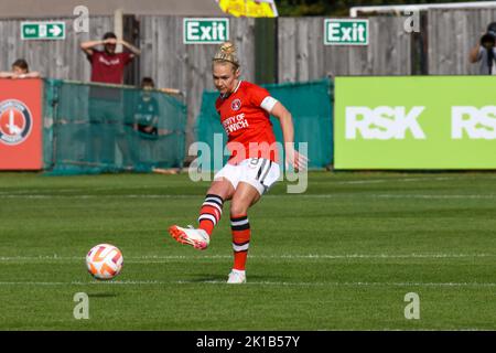 Crayford, UK. 28th Aug, 2022. Crayford, England, August 28th 2022: Emily Simpkins (8 Charlton Athletic) in action during the Barclays FA Womens Championship game between Charlton Athletic and London City Lionesses at The Oakwood in Crayford, England. (Dylan Clinton/SPP) Credit: SPP Sport Press Photo. /Alamy Live News Stock Photo